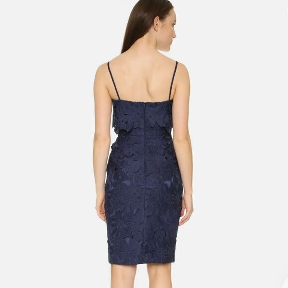 Black Halo Dress   - Picture 4 of 15